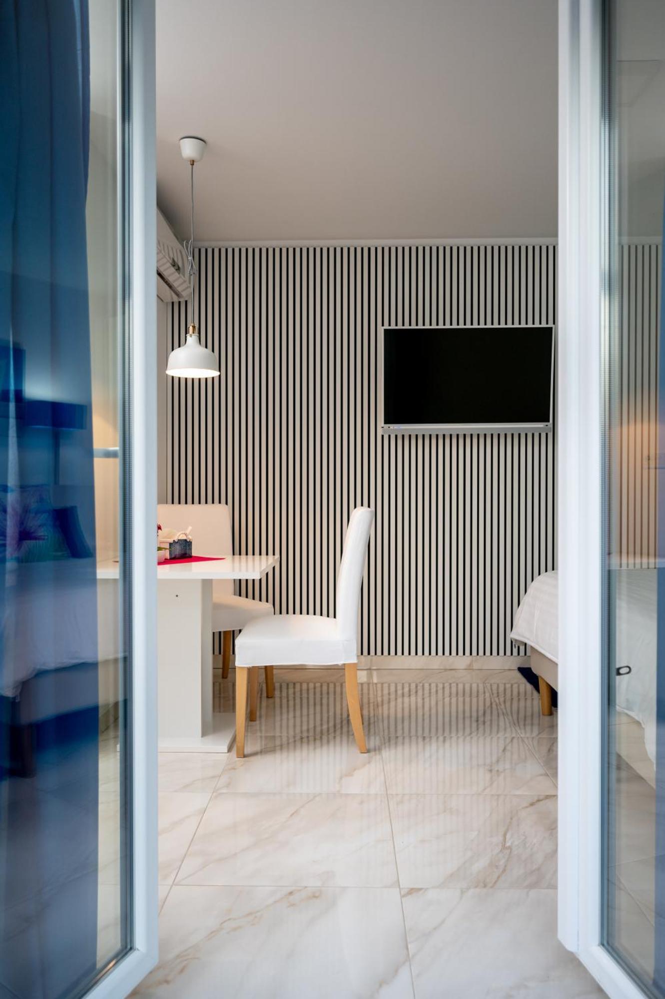 Apartma Adorami