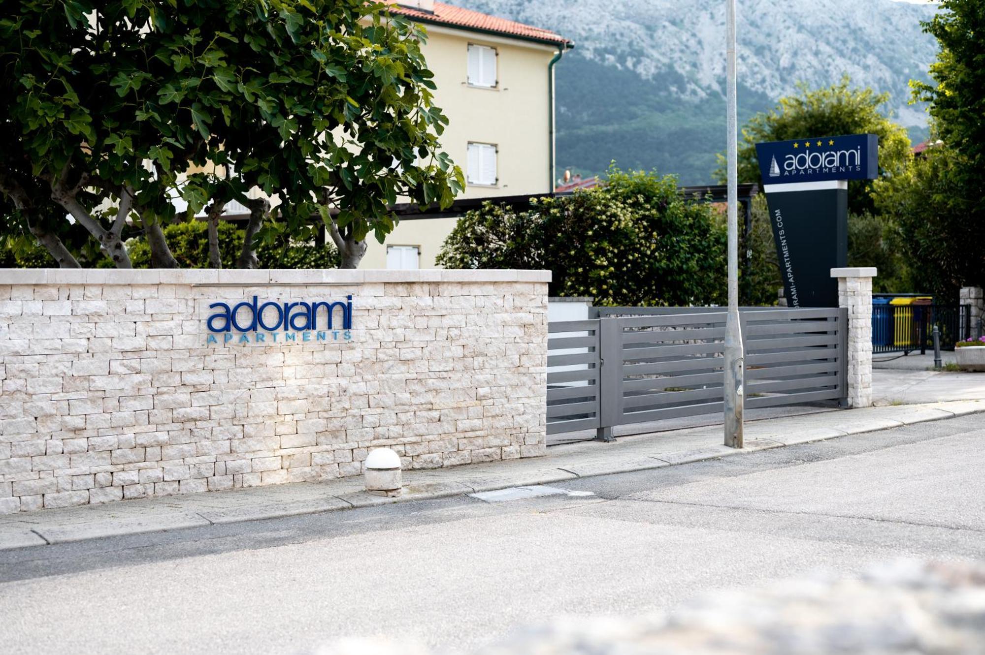 Apartma Adorami *