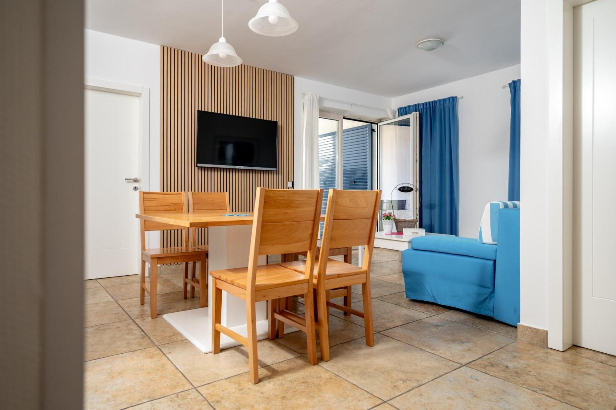 Apartma Adorami *