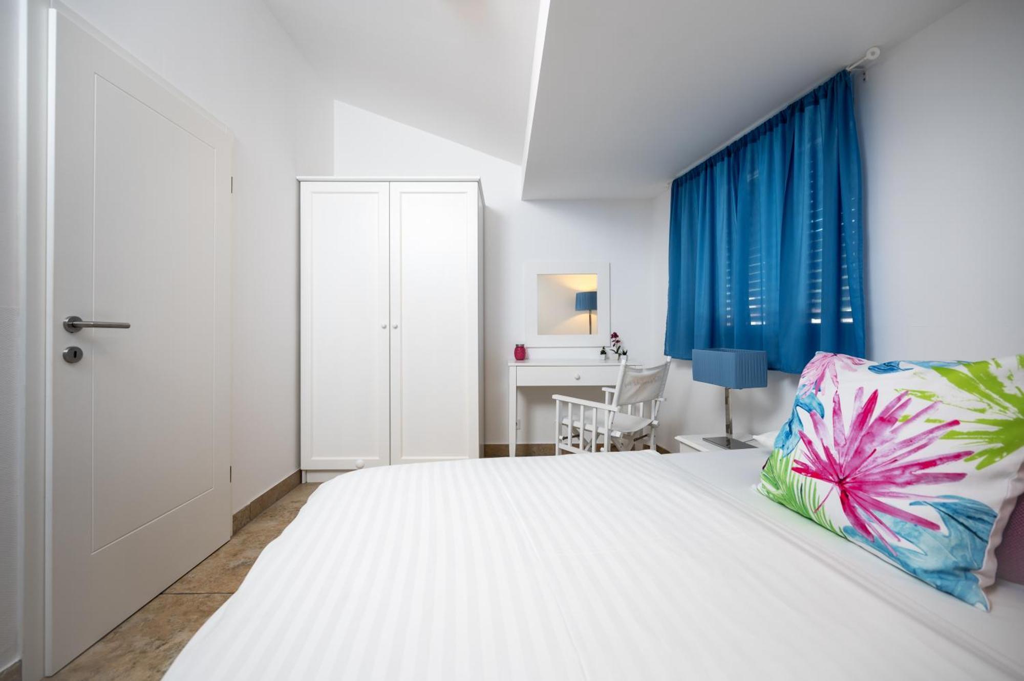 Apartma Adorami