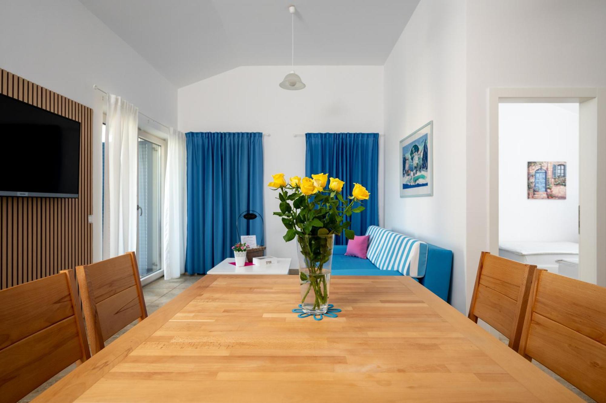 Apartma Adorami *